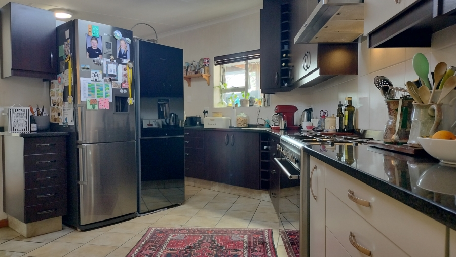 5 Bedroom Property for Sale in Fraaiuitsig Western Cape